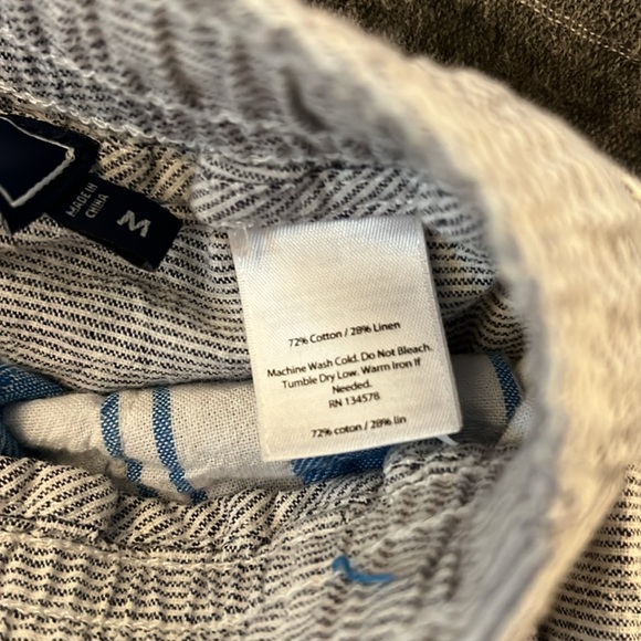 Vineyard Vines short - Picture 3 of 4